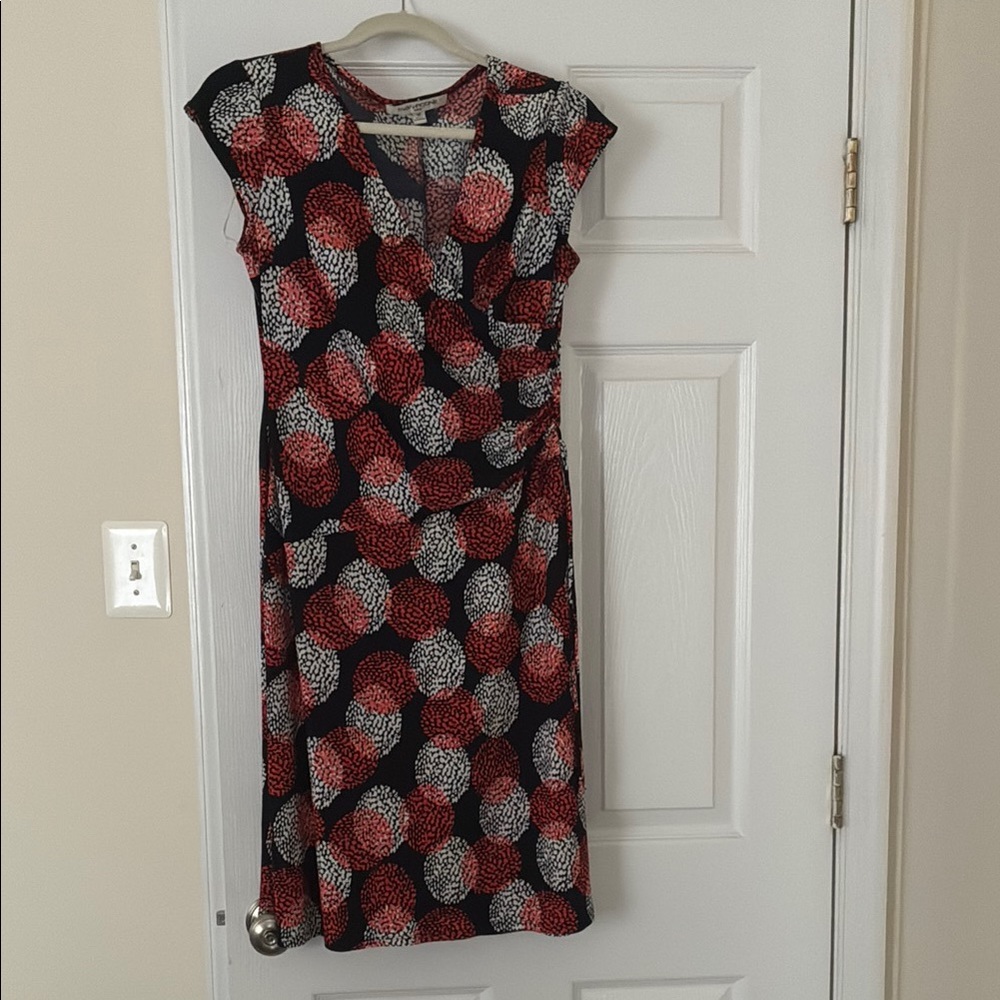 Elegant Black and Red Patterned Dress
